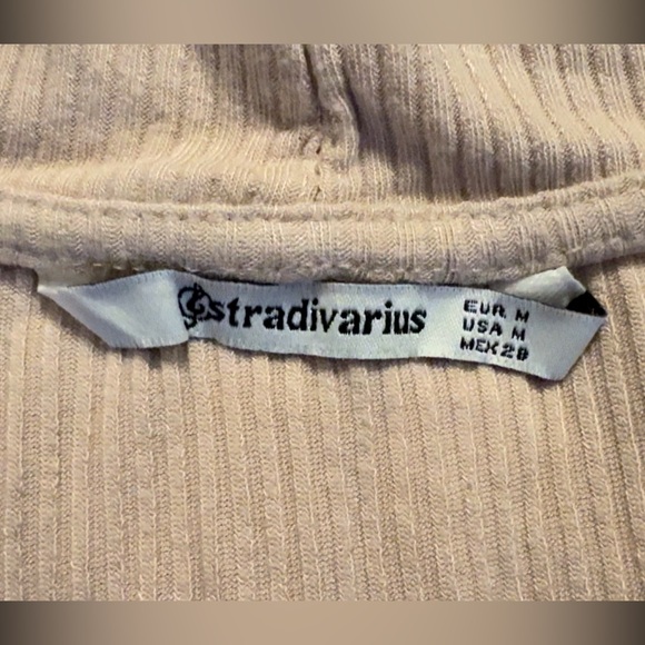 Stradivarius - Cute choker crop-top in beige - Picture 4 of 4